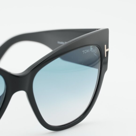 Tom Ford Anoushka FT0371 01B Sunglasses Shiny Black Cat Eye Frame, Grey Lenses main image 10